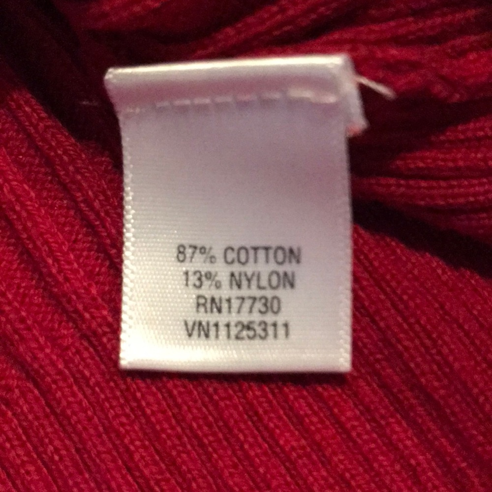 Red sweater - Picture 2 of 2